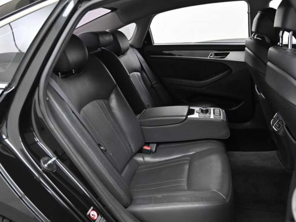 Genesis G80 - Vista 12