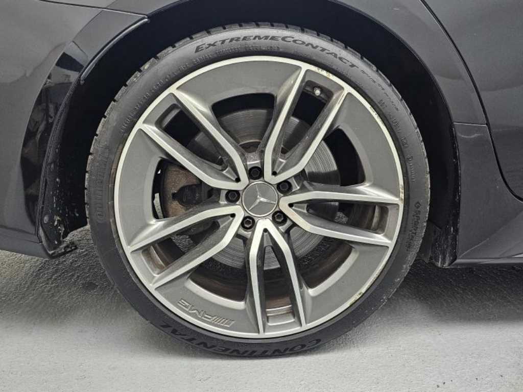 Mercedes Benz CLS Class - Vista 5