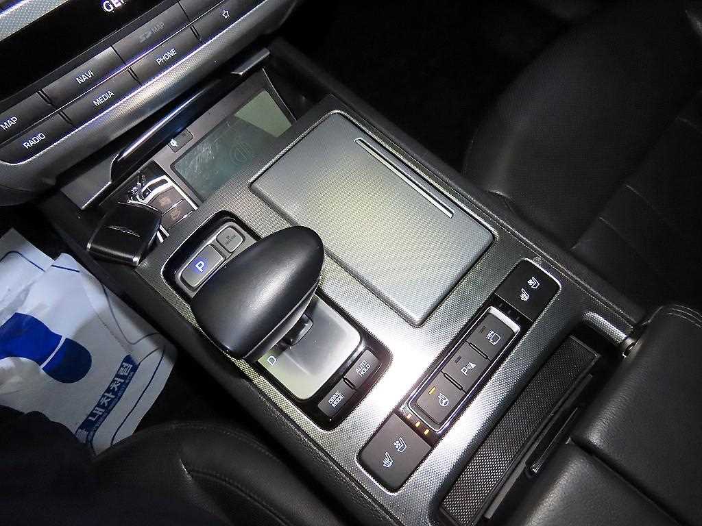 Genesis G80 - Vista 12