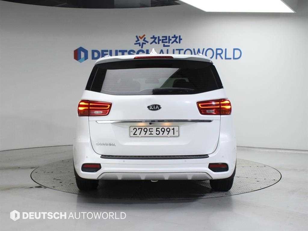 KIA Carnival - Vista 4