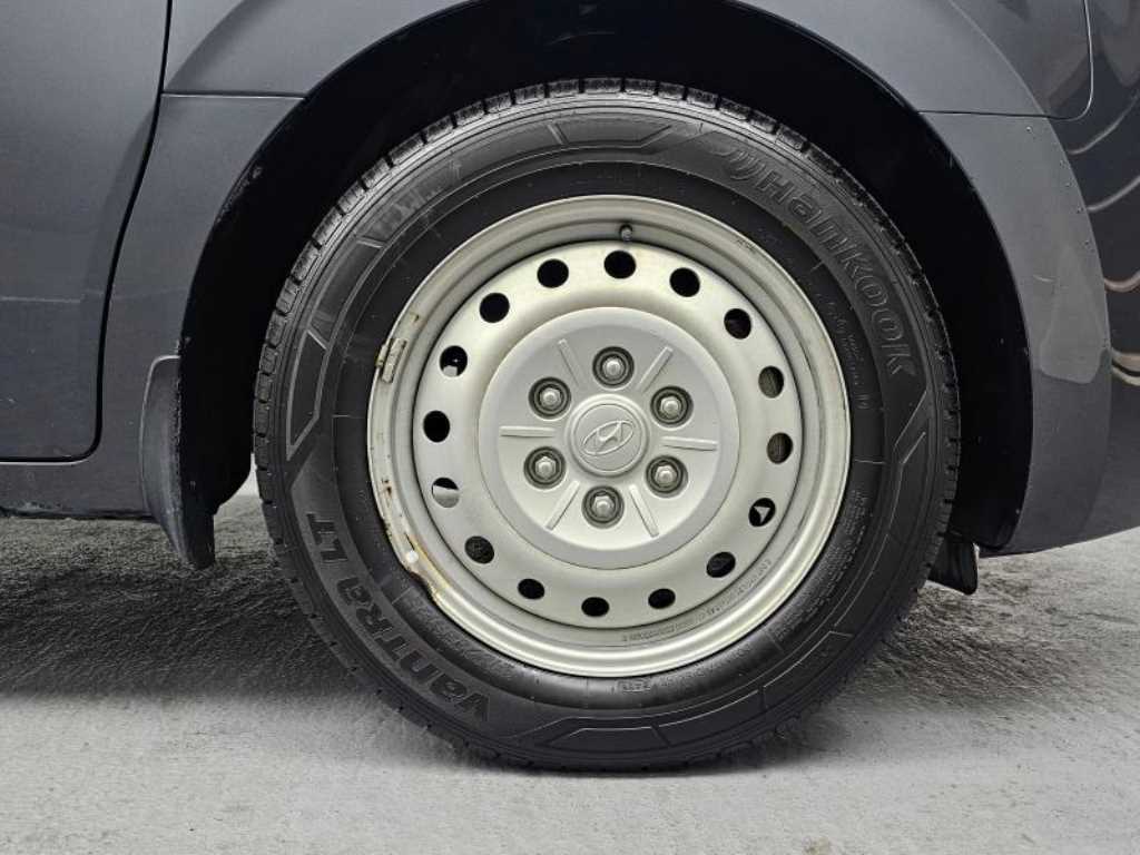 HYUNDAI Staria - Vista 5