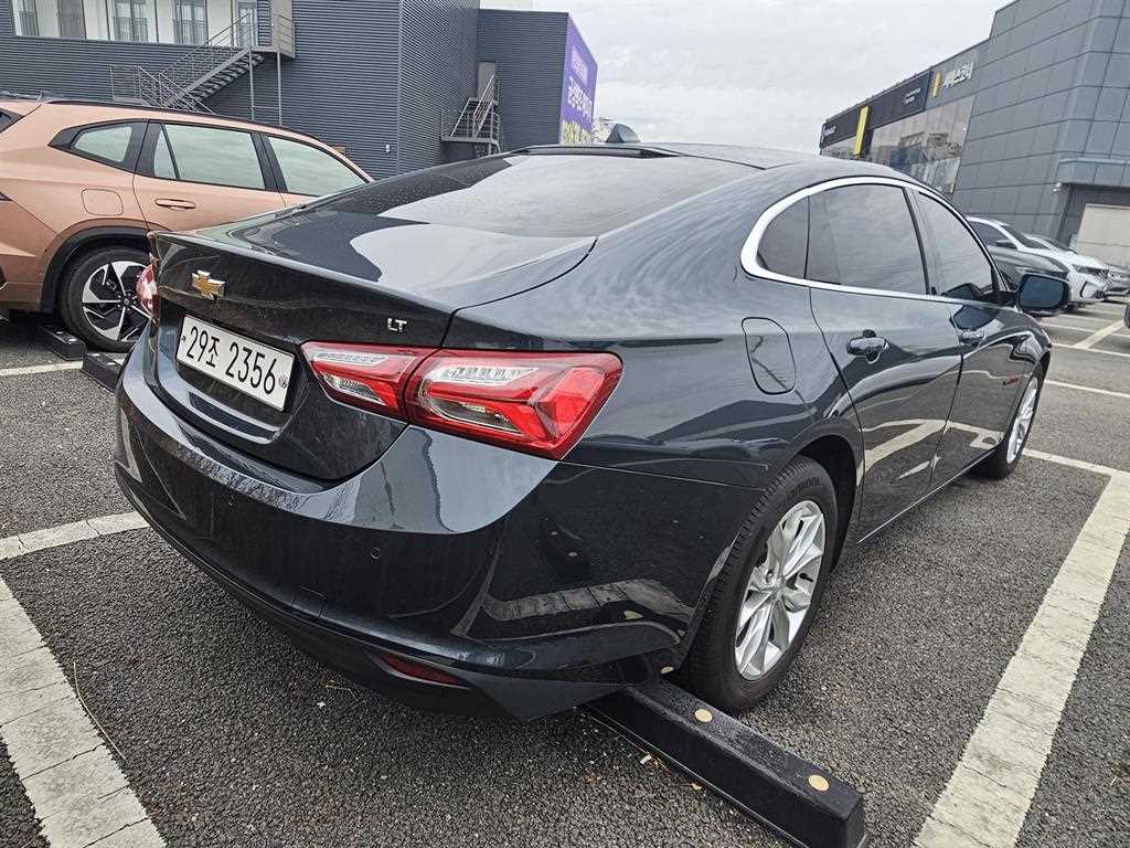 Chevrolet Malibu - Vista 3