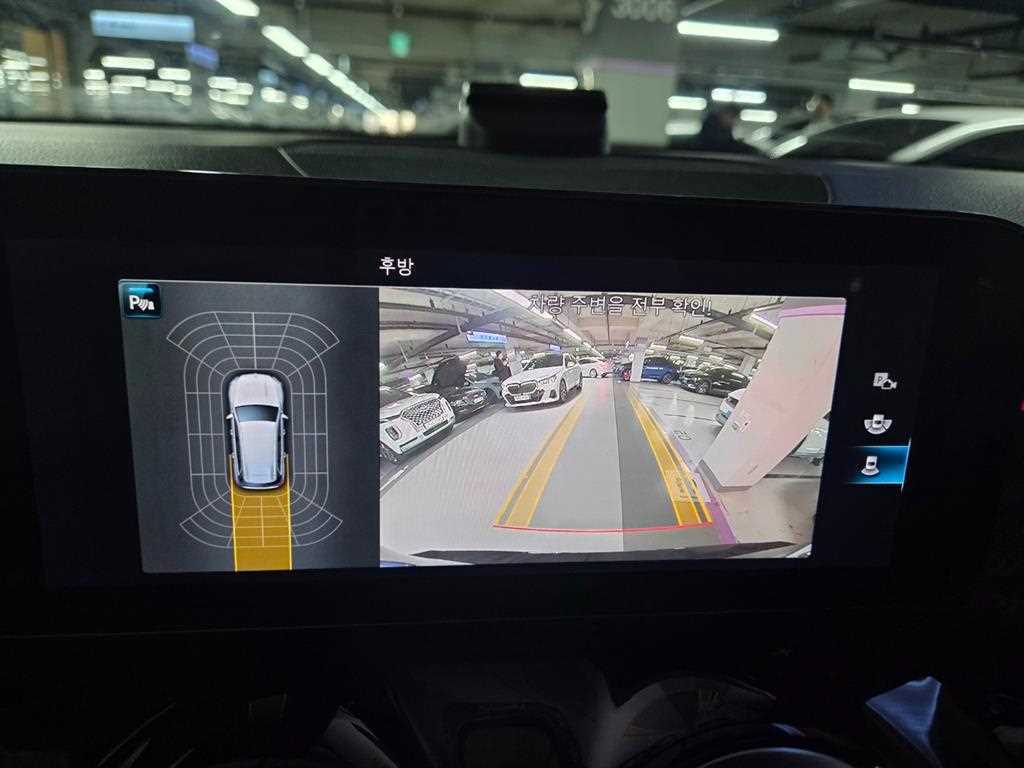 Mercedes Benz GLB Class - Vista 11