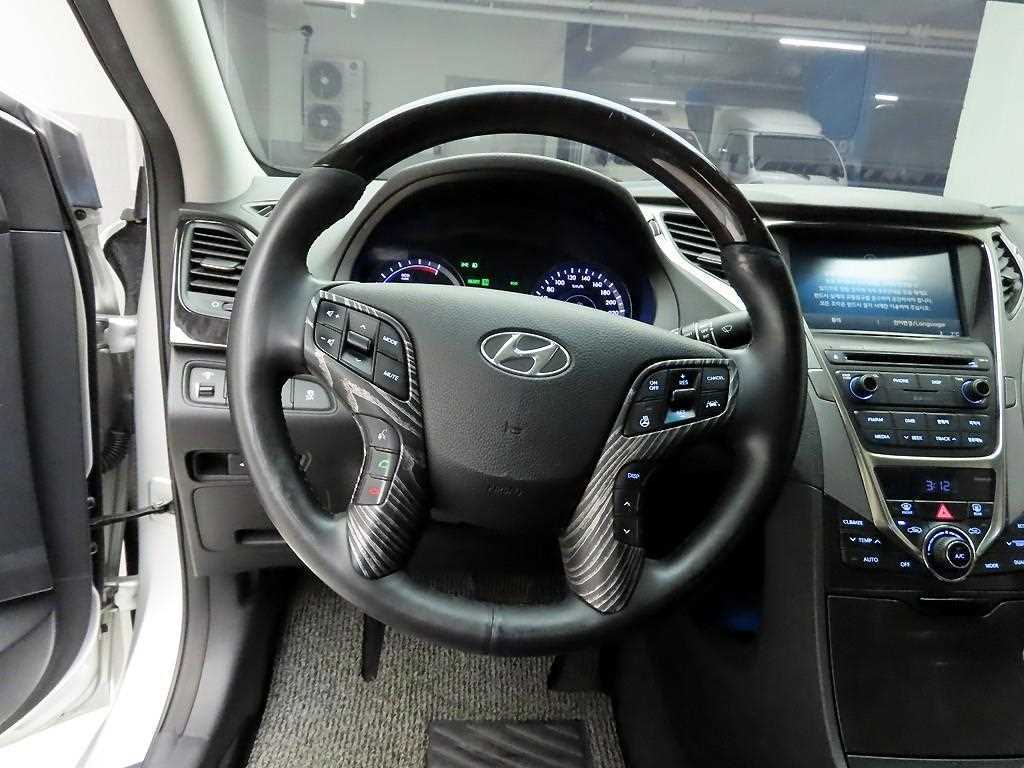 HYUNDAI Grandeur - Vista 7