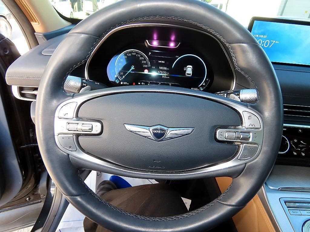 Genesis GV80 - Vista 8