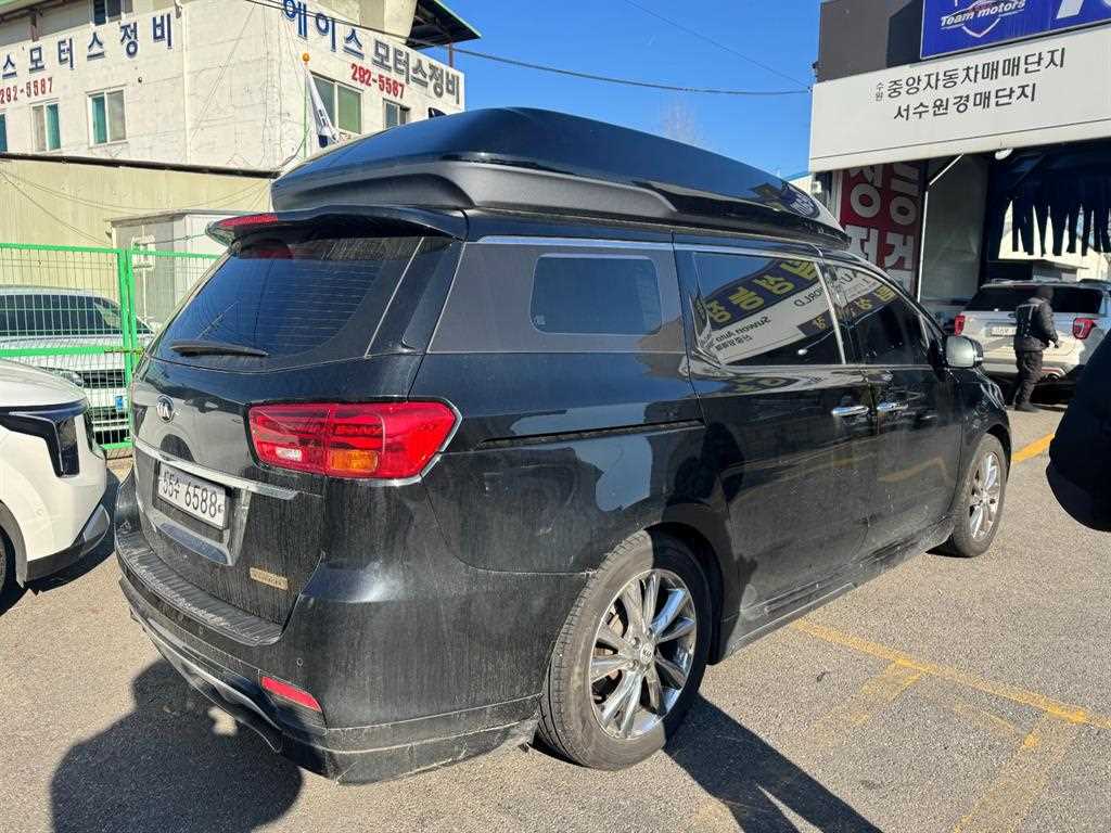 KIA Carnival - Vista 3