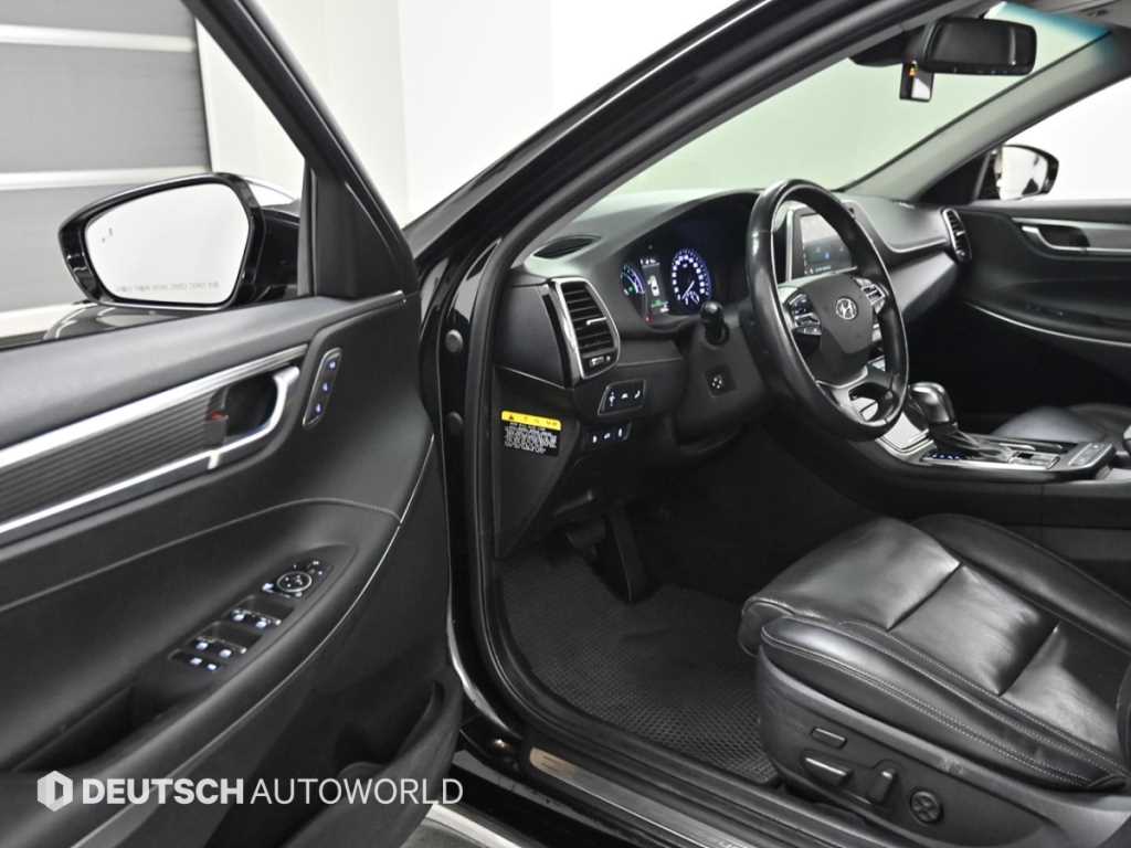 HYUNDAI Grandeur - Vista 11