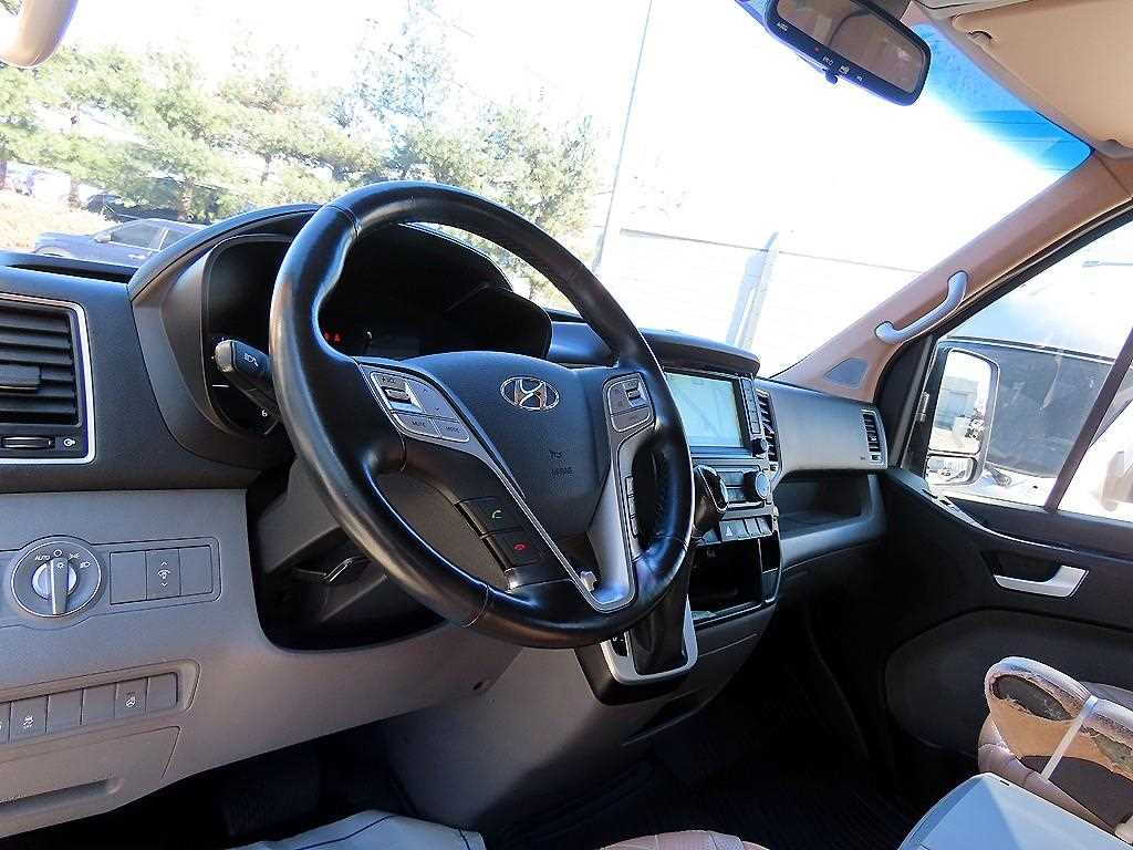 HYUNDAI Solati - Vista 8