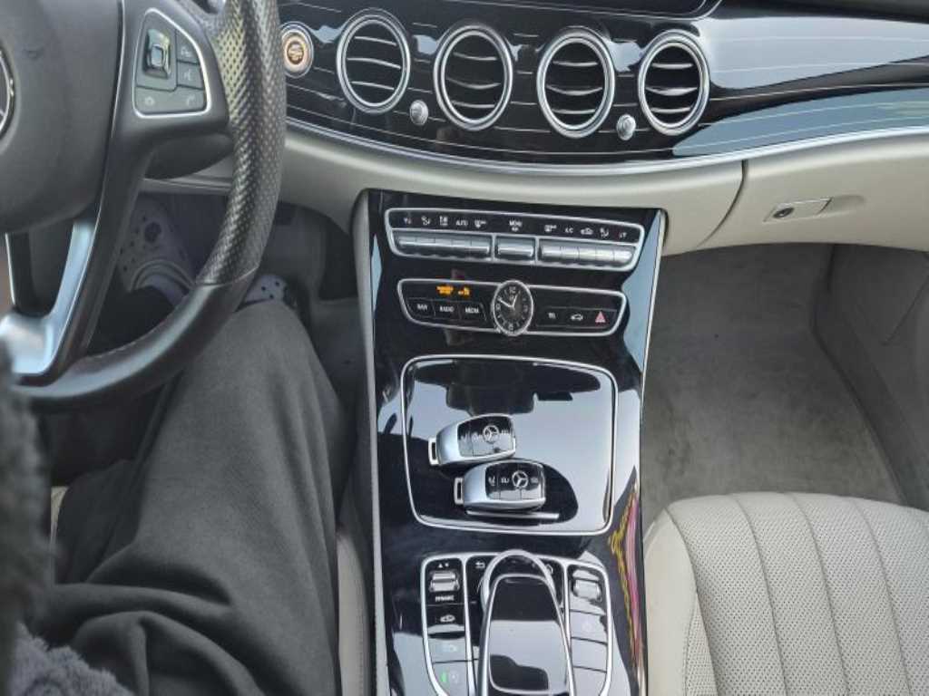Mercedes Benz E class 2017 Azul - Importación desde Corea - HF Imports Iquique - Foto 13