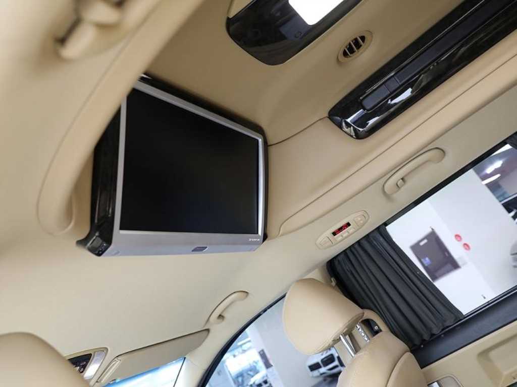 KIA Carnival - Vista 9