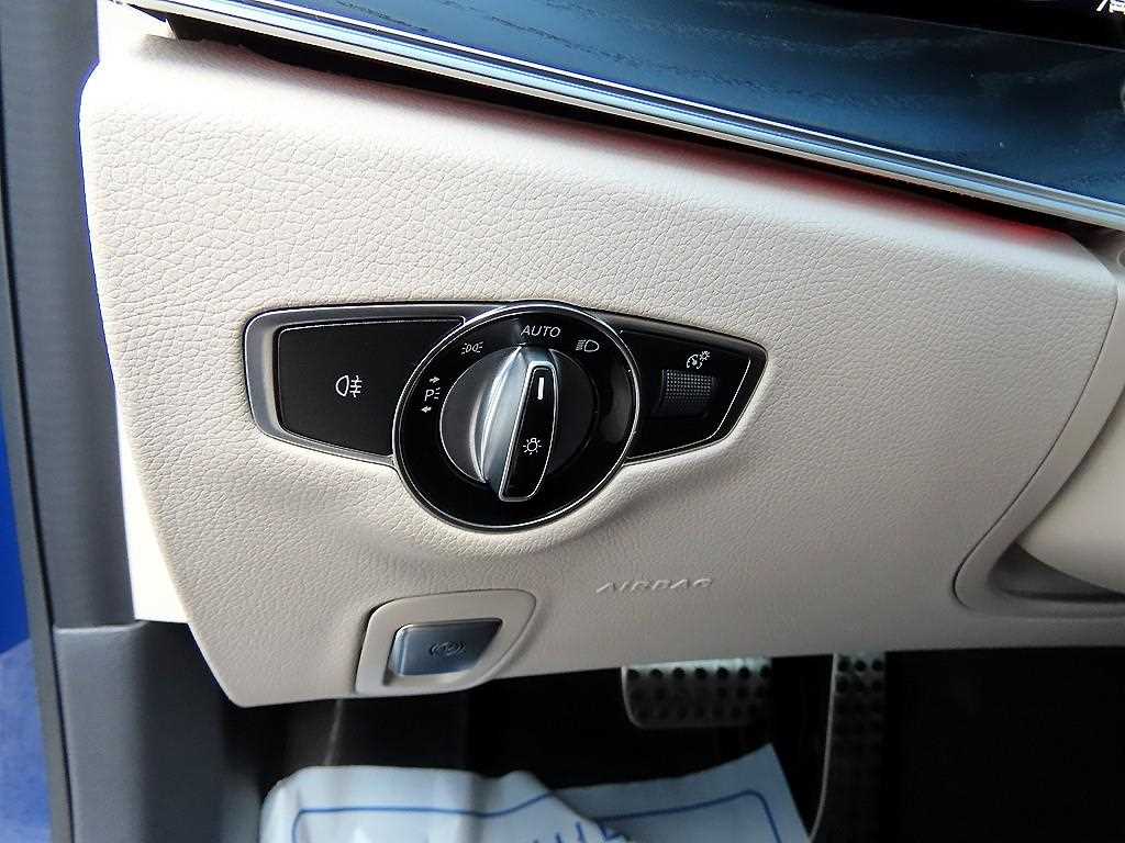 Mercedes Benz CLS Class - Vista 12