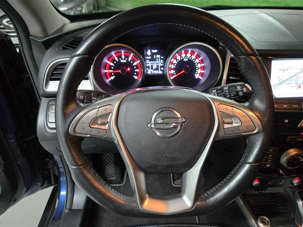 Ssangyong Tivoli - Vista 8