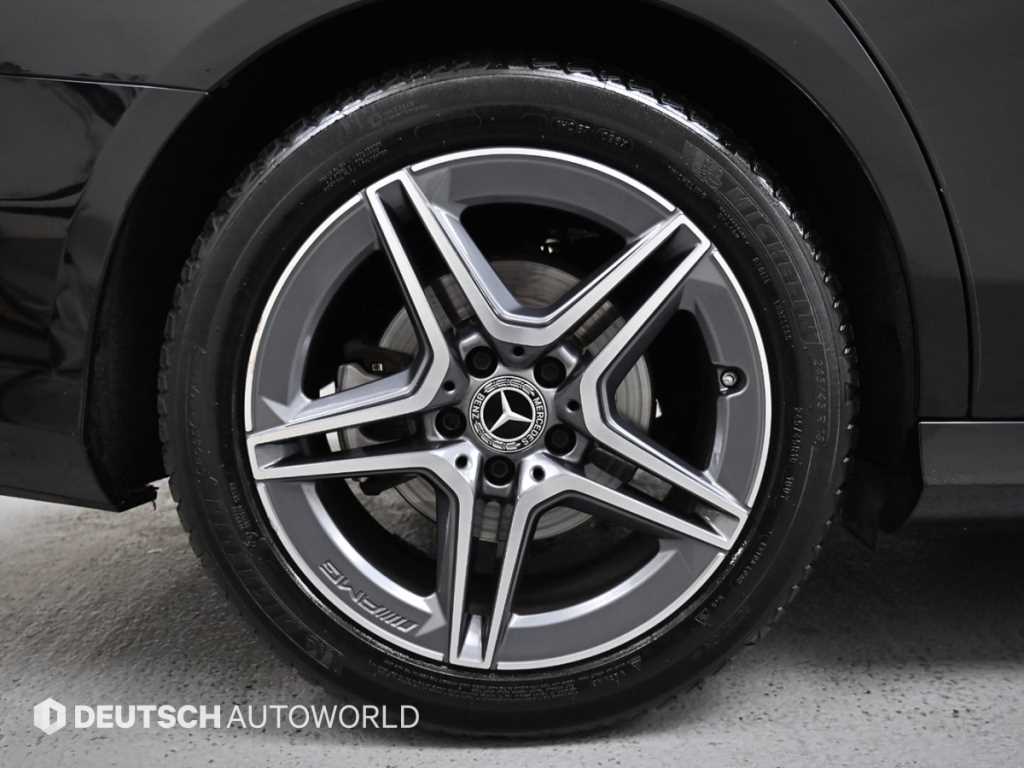 Mercedes Benz E class - Vista 5