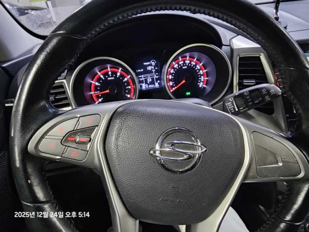 Ssangyong Tivoli - Vista 5