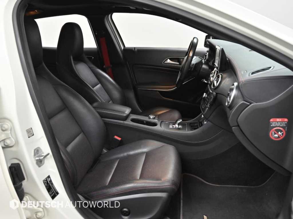 Mercedes Benz GLA Class - Vista 10