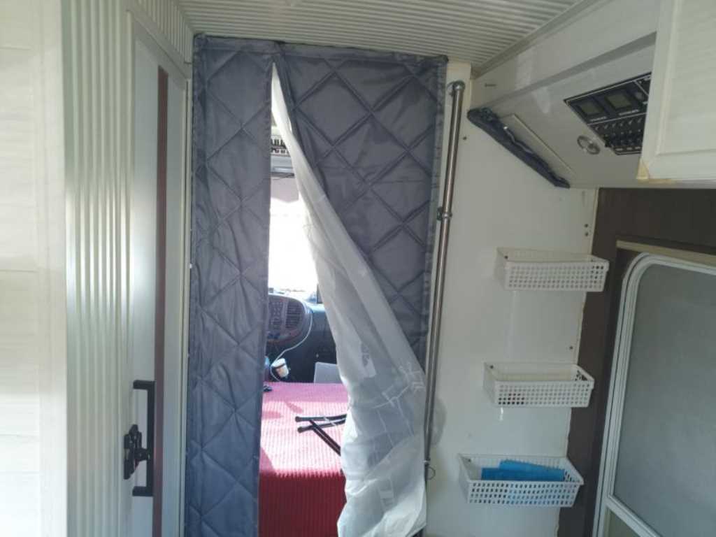 medium and large bus Hyundai bus - Vista 12