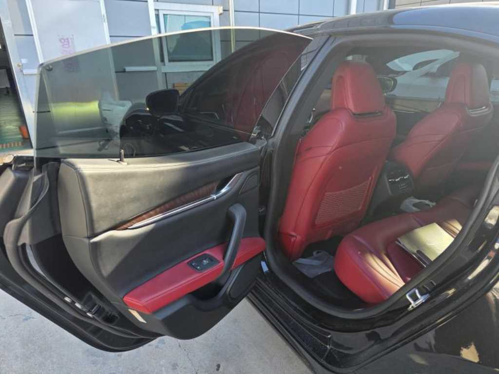 Maserati Ghibli - Vista 10