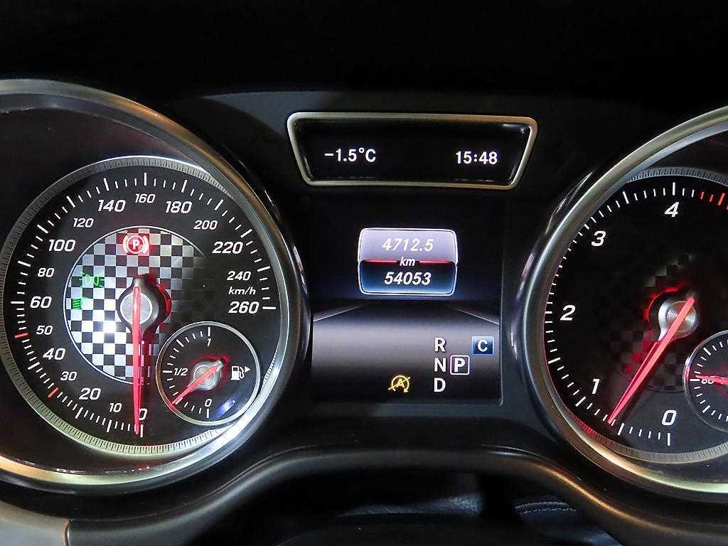 Mercedes Benz GLE Class - Vista 9