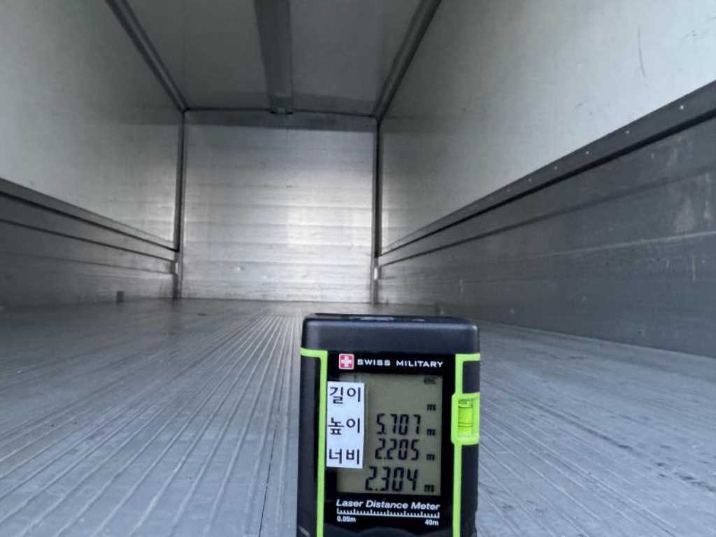 medium and large cargo truck - Vista 8