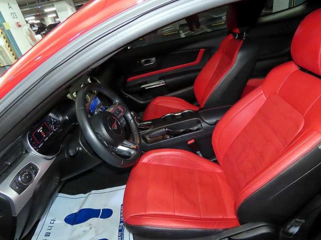 Ford Mustang - Vista 6