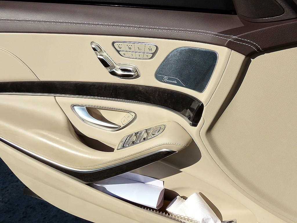 Mercedes Benz S Class - Vista 12