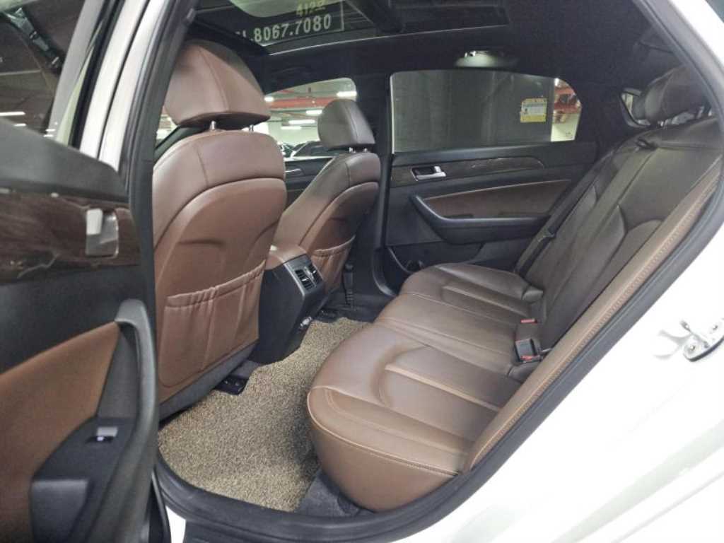 HYUNDAI Sonata - Vista 7