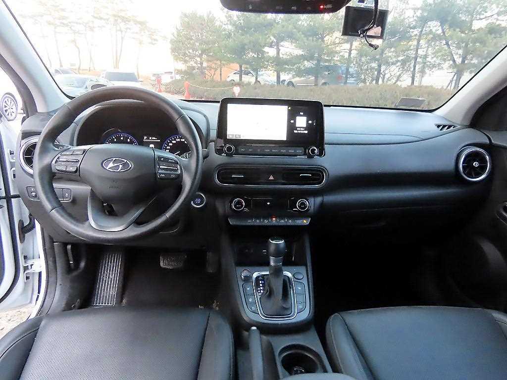 HYUNDAI Kona - Vista 7