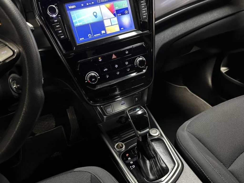 Ssangyong Tivoli 2020 Negro - Importación desde Corea - HF Imports Iquique - Foto 15