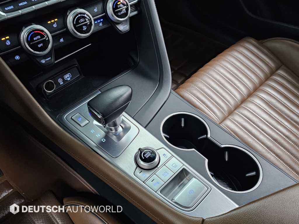 Genesis G70 - Vista 9