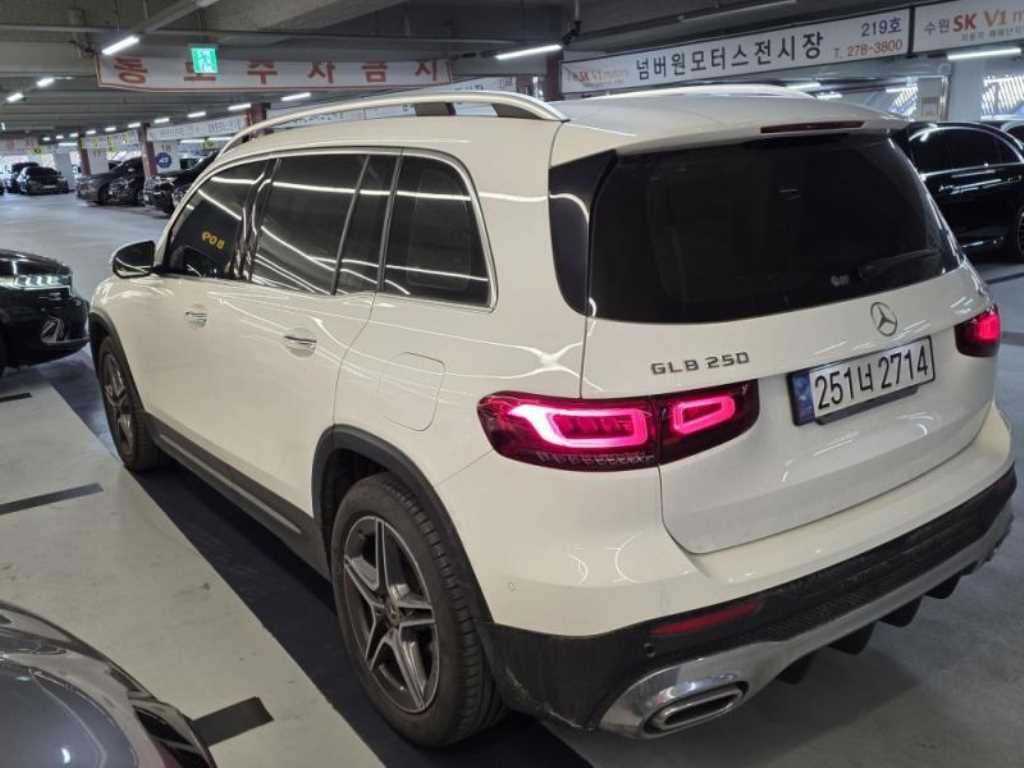 Mercedes Benz GLB Class - Vista 3