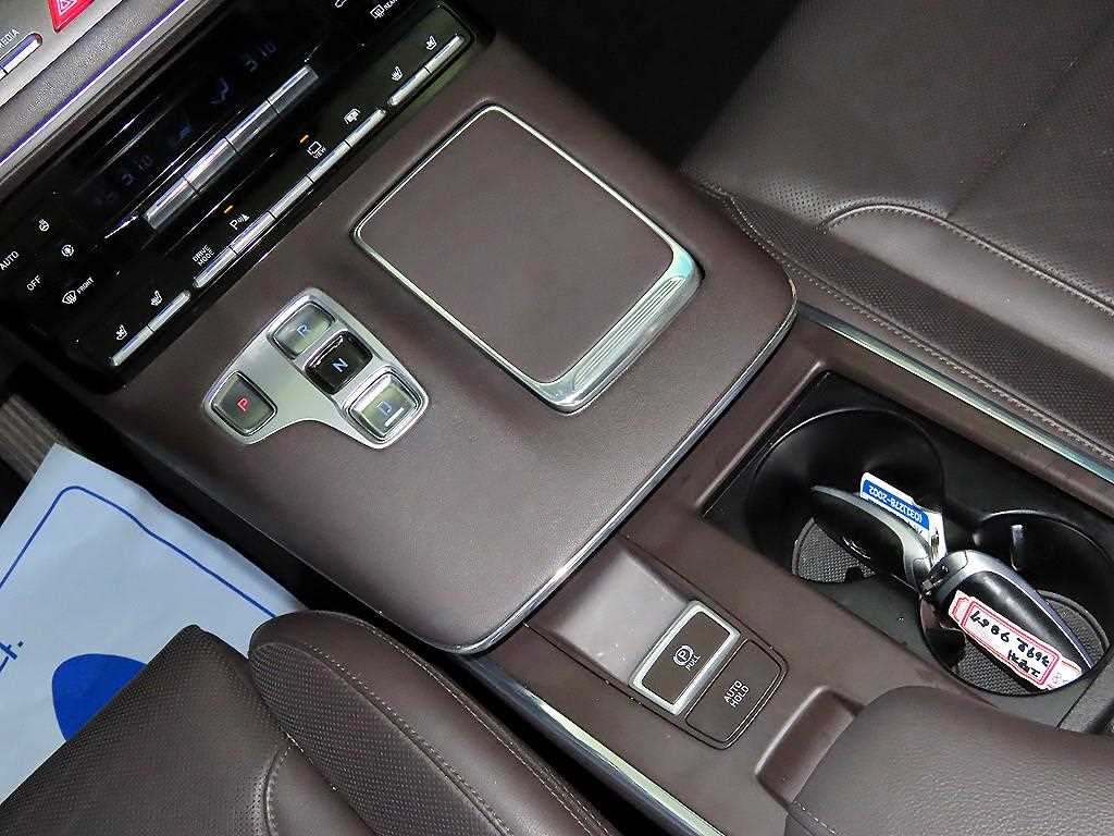 HYUNDAI Grandeur - Vista 12
