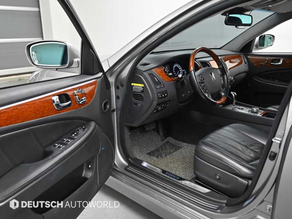 HYUNDAI Equus - Vista 11