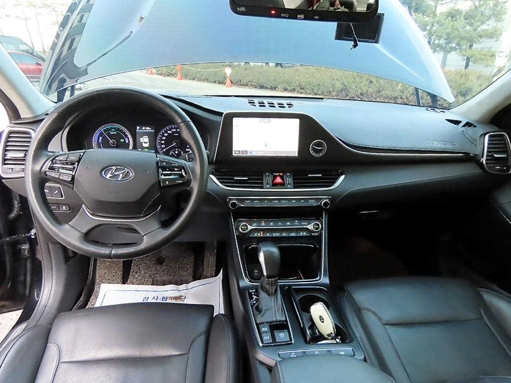 HYUNDAI Grandeur - Vista 7