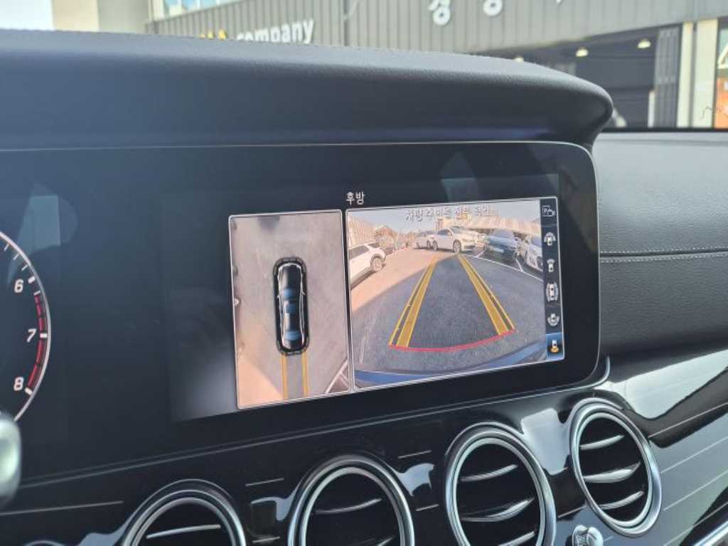 Mercedes Benz E class - Vista 10