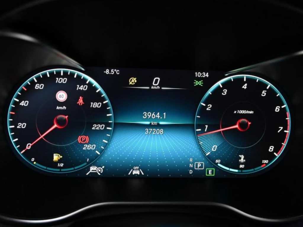 Mercedes Benz C Class - Vista 8