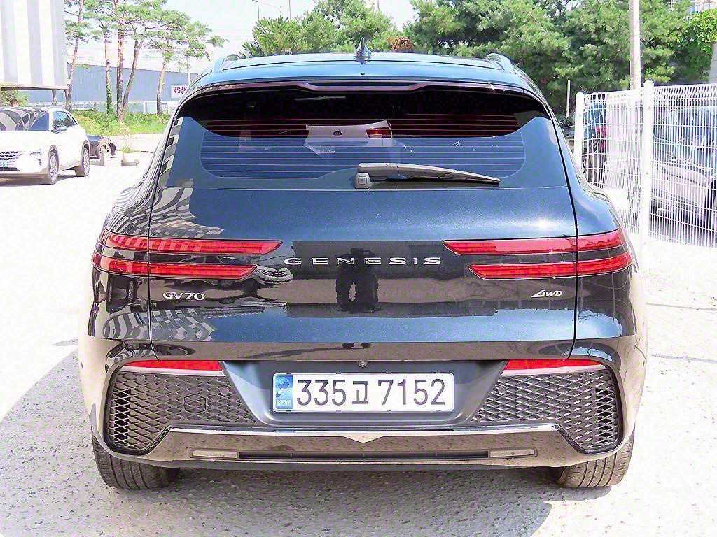 Genesis GV70 - Vista 4