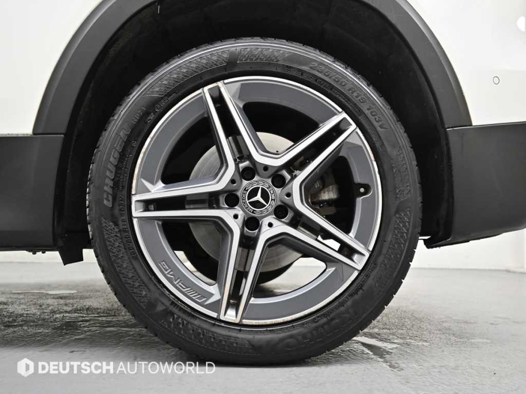 Mercedes Benz GLB Class - Vista 6