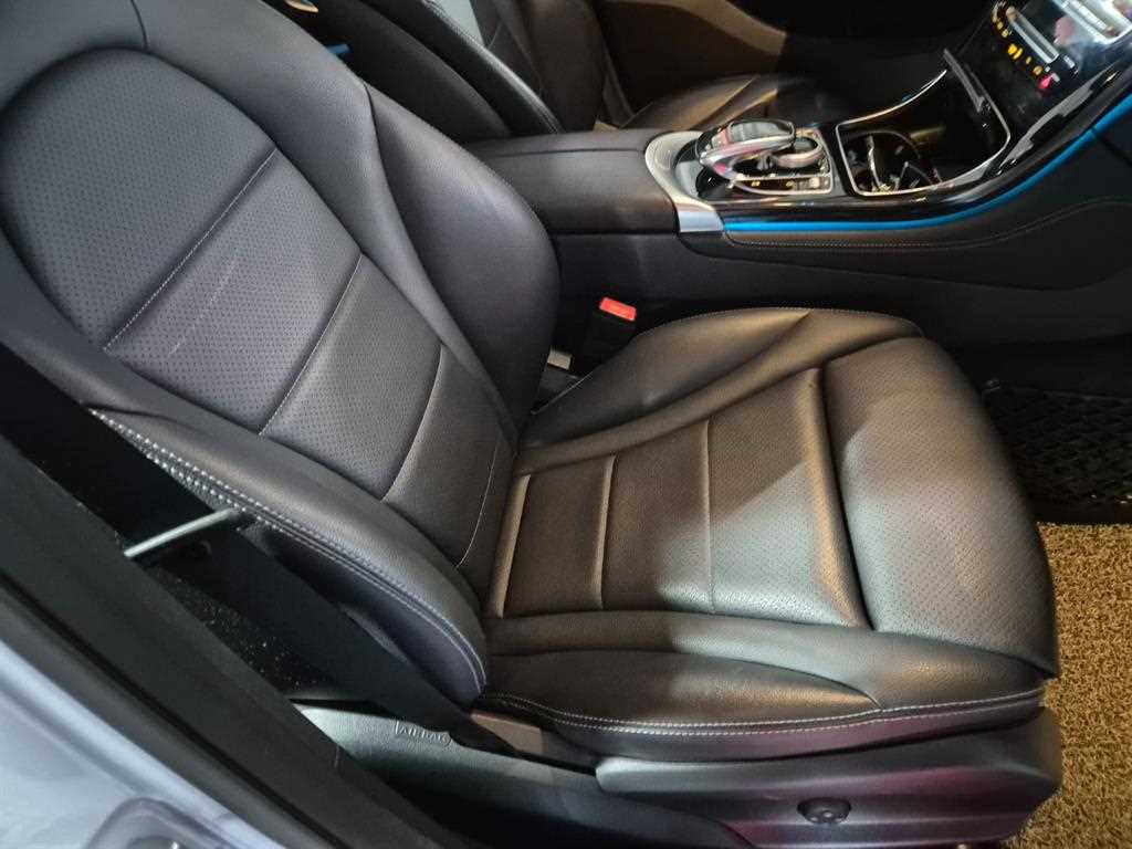 Mercedes Benz GLC Class - Vista 7