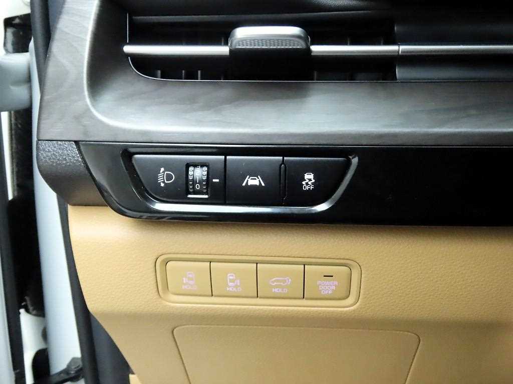 KIA Carnival - Vista 11