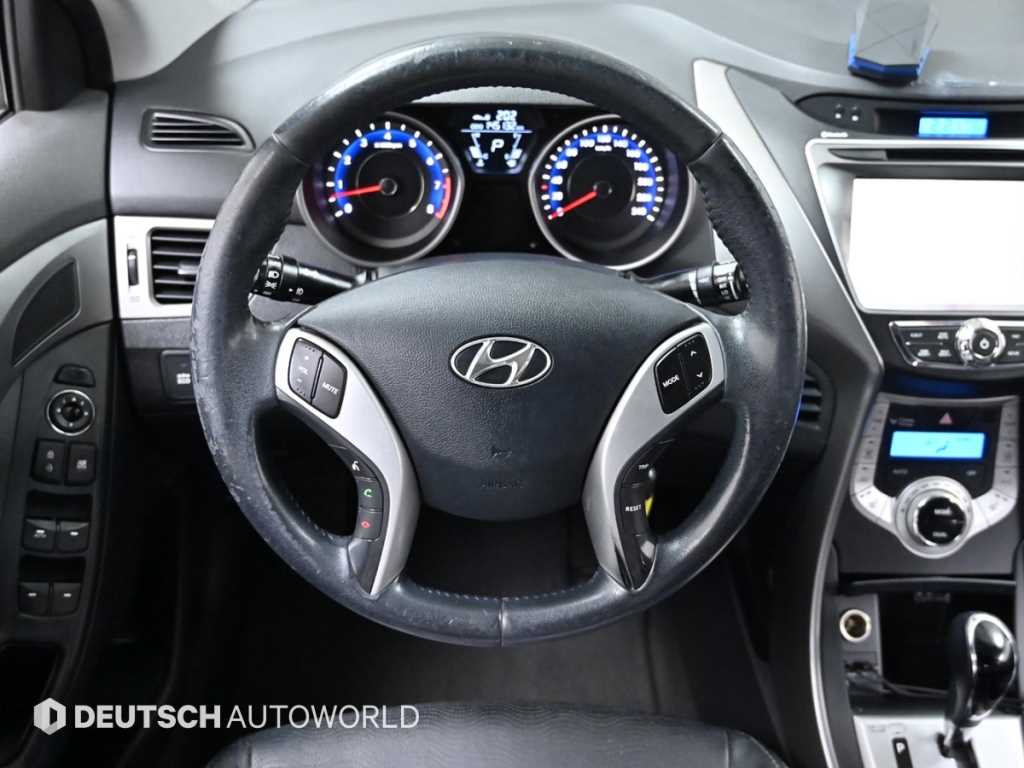 HYUNDAI Avante 2012 Blanco - Importación desde Corea - HF Imports Iquique - Foto 13