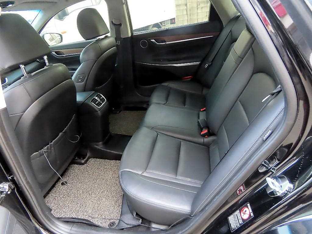 HYUNDAI Grandeur - Vista 6