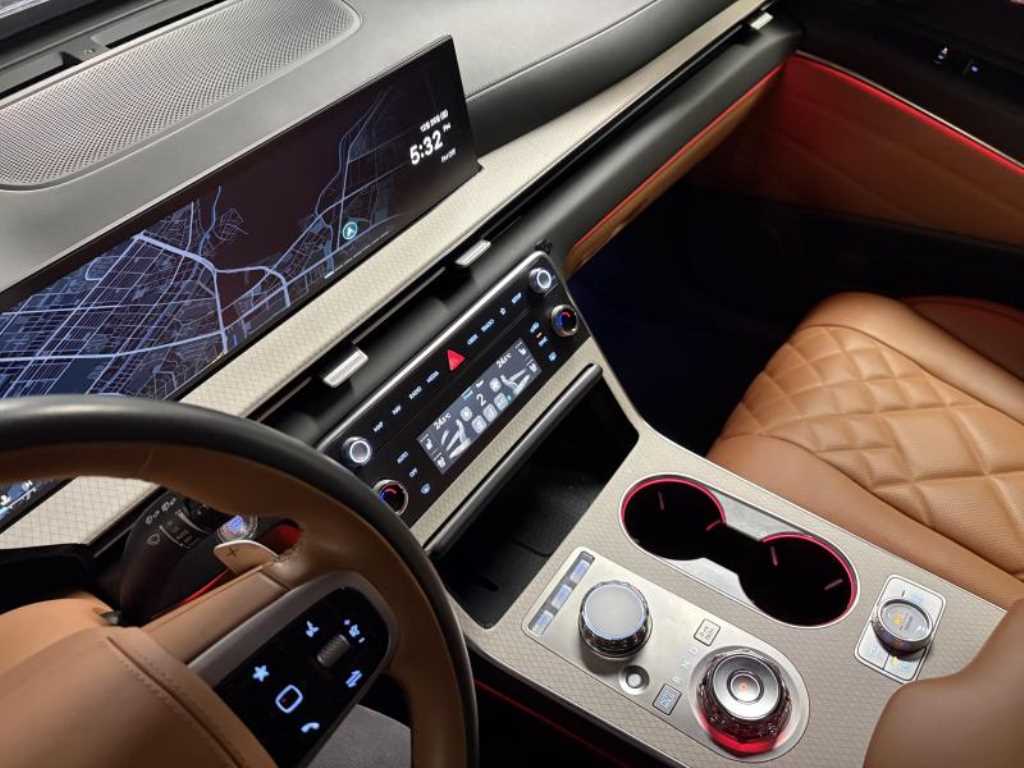 Genesis GV80 - Vista 7