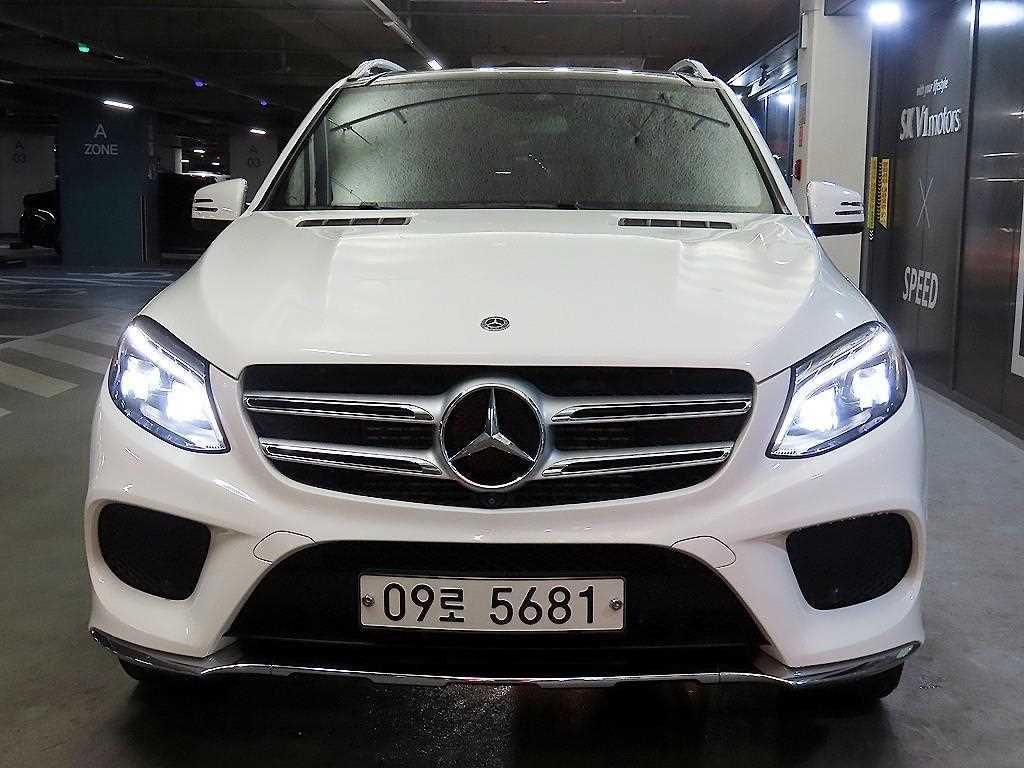 Mercedes Benz GLE Class - Vista 2