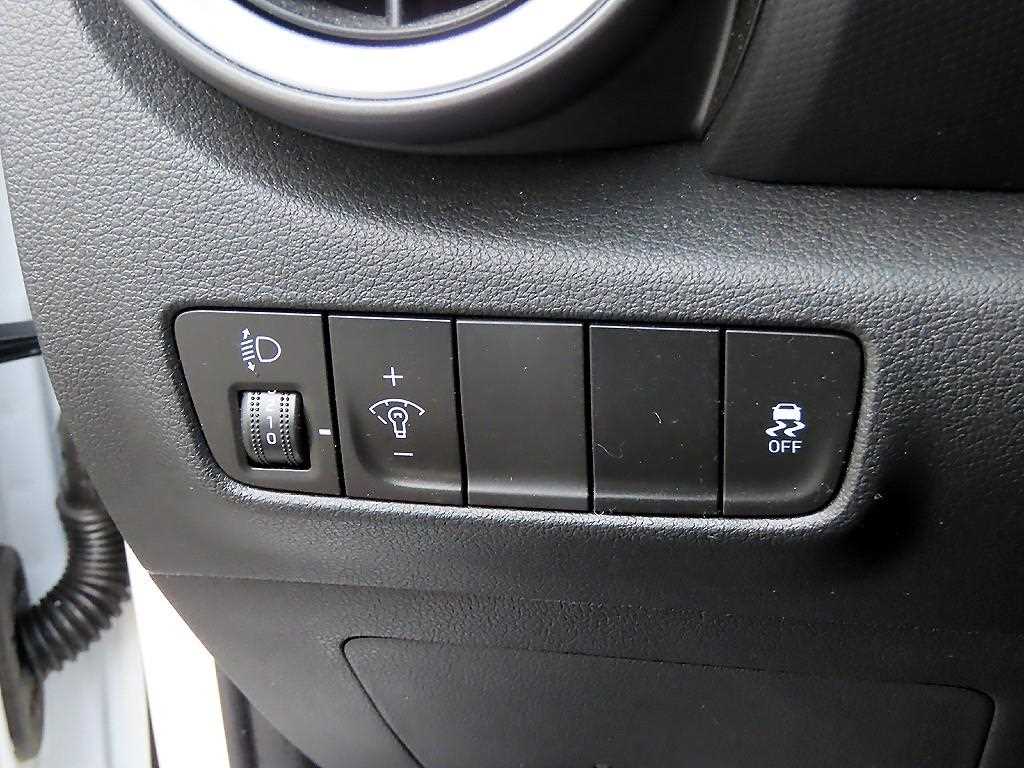 HYUNDAI Kona - Vista 12