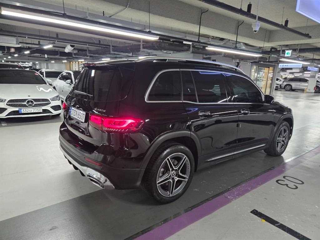 Mercedes Benz GLB Class - Vista 4