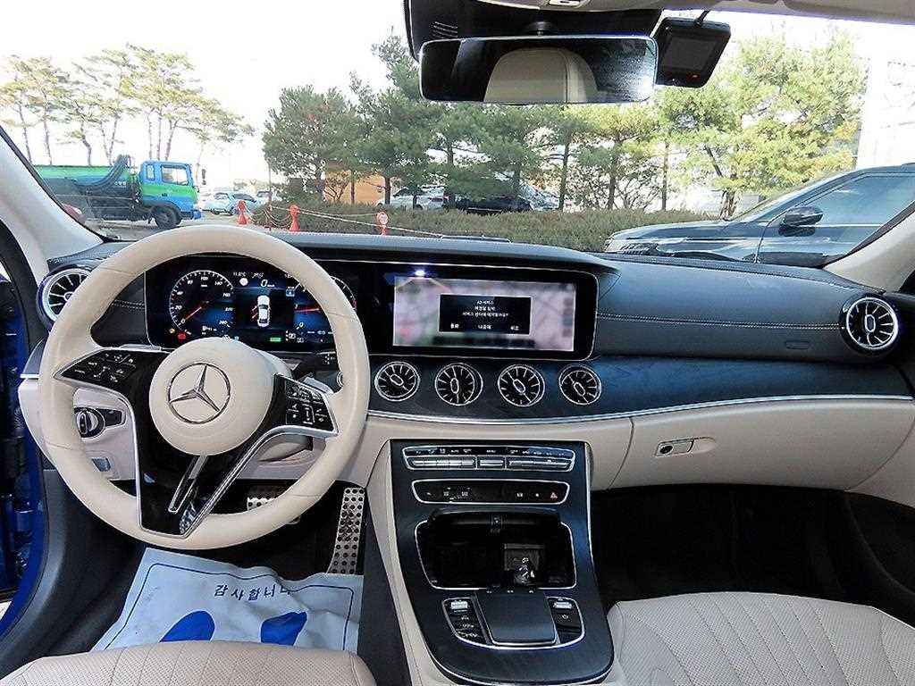Mercedes Benz CLS Class - Vista 7