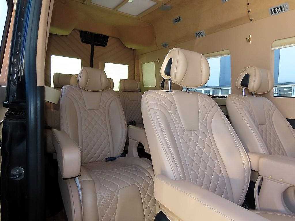 HYUNDAI Solati - Vista 7