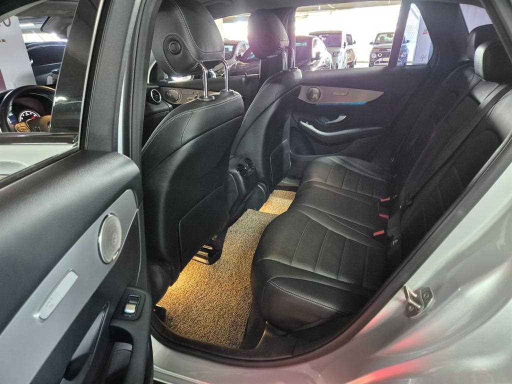 Mercedes Benz GLC Class - Vista 8