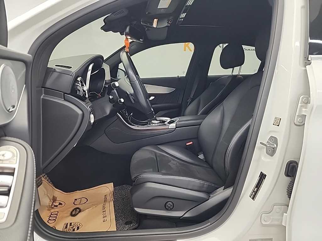 Mercedes Benz GLC Class - Vista 11