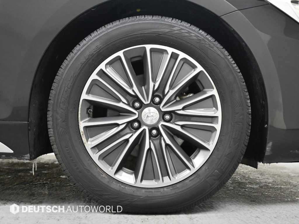 HYUNDAI Grandeur - Vista 5